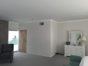 Clean interior room with furniture in Orlando